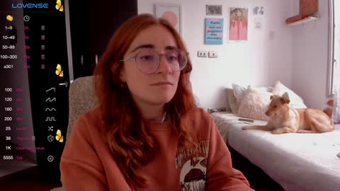 Snapshot of linda_giggle chatting on December 13, 9:52 pm Giggles  online show from December 13, 9:52 pm