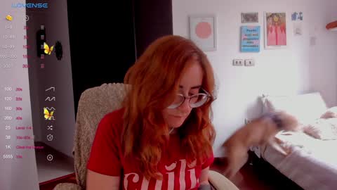 Snapshot of linda_giggle chatting on January 7, 10:08 pm Giggles  online show from January 7, 10:08 pm