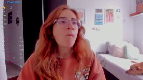 Snapshot of linda_giggle chatting on January 8, 1:41 pm Giggles  online show from January 8, 1:41 pm