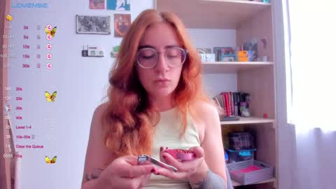 Snapshot of linda_giggle chatting on February 28, 1:47 pm Giggles  online show from February 28, 1:47 pm