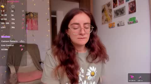 Giggles  online show from December 3, 2:26 pm