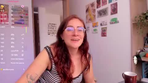 Snapshot of linda_giggle chatting on June 10, 3:33 pm Giggles online show from June 10, 3:33 pm