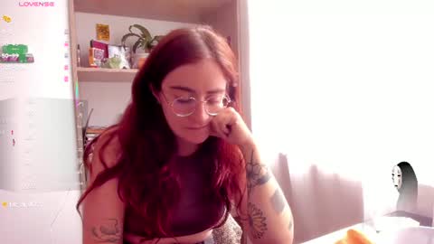 Giggles  online show from July 1, 1:56 pm