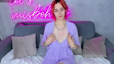 Snapshot of linda_jonys chatting on December 3, 7:38 am Linda online show from December 3, 7:38 am