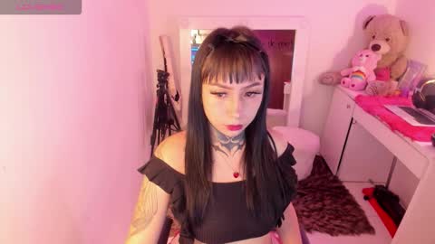 Lindaa maria  online show from November 9, 3:16 am