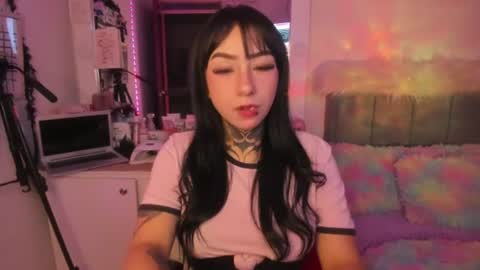 Snapshot of linda_milleer_ chatting on June 9, 10:32 pm Lindaa maria online show from June 9, 10:32 pm