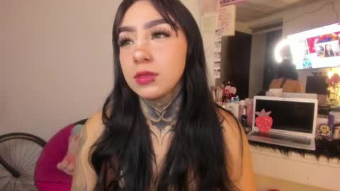 Lindaa maria  online show from July 1, 10:42 pm