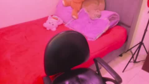 Lindaa maria  online show from July 4, 2:07 am