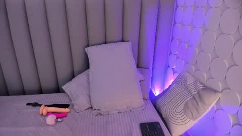 Snapshot of linda_moonrose chatting on July 13, 11:35 am Linda online show from July 13, 11:35 am