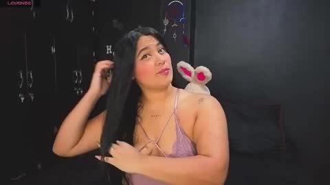 linda_rose28 online show from November 28, 10:23 pm