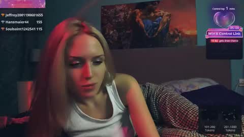 Snapshot of linda_roxy chatting on March 2, 8:29 pm Linda online show from March 2, 8:29 pm