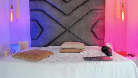 Linda Saenz online show from April 19, 6:10 pm