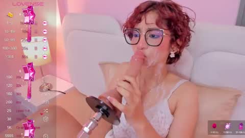 Snapshot of linda_sofi__ chatting on February 26, 10:53 pm linda_sofi__ online show from February 26, 10:53 pm