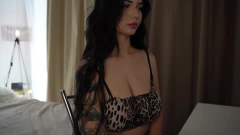 Call me Linda online show from October 6, 10:45 am