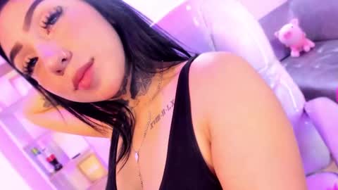 Snapshot of lindaa_miller chatting on January 9, 5:13 am linda miller online show from January 9, 5:13 am