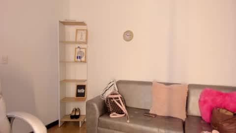 Snapshot of lindaa_miller chatting on January 19, 3:18 am linda miller online show from January 19, 3:18 am