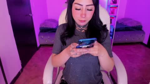 Snapshot of lindaa_miller chatting on January 31, 1:33 am linda miller online show from January 31, 1:33 am