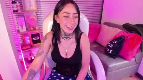 Snapshot of lindaa_miller chatting on February 10, 3:57 am linda miller online show from February 10, 3:57 am