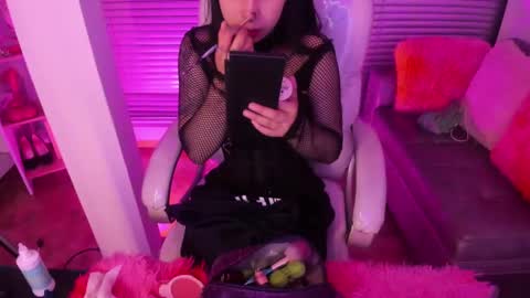 Snapshot of lindaa_miller chatting on February 12, 3:51 am linda miller online show from February 12, 3:51 am