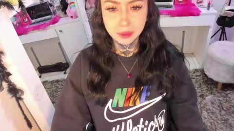 Snapshot of lindaa_miller chatting on November 18, 4:39 am linda miller online show from November 18, 4:39 am