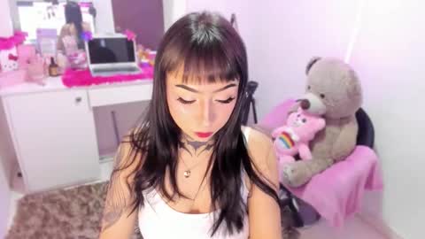 Snapshot of lindaa_miller chatting on November 19, 7:08 am linda miller online show from November 19, 7:08 am