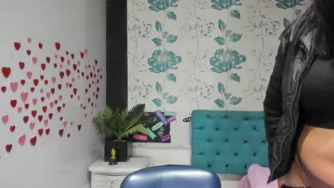    online show from March 3, 3:53 pm