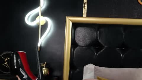 Linda online show from April 25, 3:53 am