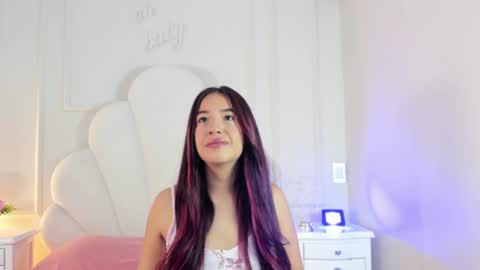 Snapshot of lindacherr chatting on August 8, 12:07 pm lindacherr online show from August 8, 12:07 pm