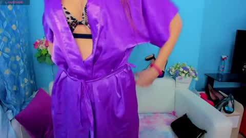 Snapshot of lindaliiii chatting on March 27, 5:57 am Linda online show from March 27, 5:57 am