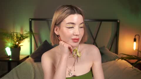 Snapshot of lindathacker chatting on January 22, 11:23 am your Linda is back online show from January 22, 11:23 am