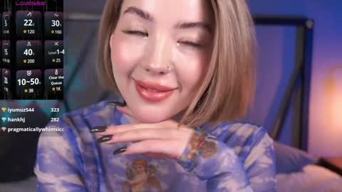 Snapshot of lindathacker chatting on January 25, 8:21 am your Linda is back online show from January 25, 8:21 am