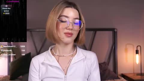 Snapshot of lindathacker chatting on February 11, 11:32 am your Linda is back online show from February 11, 11:32 am