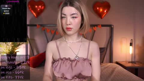 Snapshot of lindathacker chatting on February 15, 5:19 am your Linda is back online show from February 15, 5:19 am