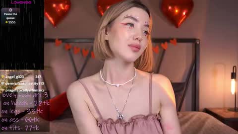 Snapshot of lindathacker chatting on February 15, 11:39 am your Linda is back online show from February 15, 11:39 am