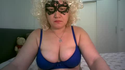 LindaXSmile online show from February 21, 8:16 pm