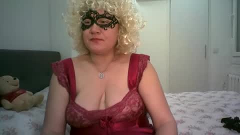 LindaXSmile online show from March 4, 11:43 pm