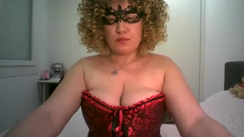 LindaXSmile online show from March 12, 10:17 pm