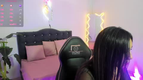 Linda  online show from April 19, 3:28 am