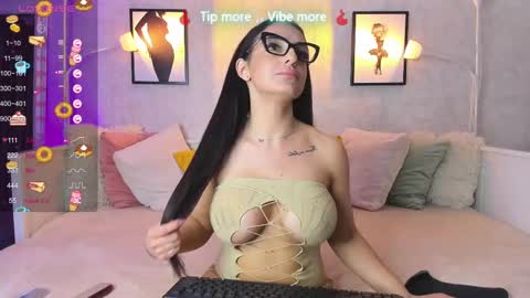 Snapshot of lindsaydeee chatting on February 25, 5:25 pm Alexandra online show from February 25, 5:25 pm