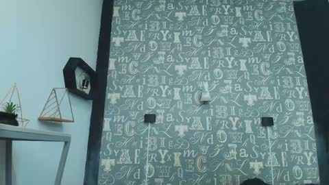  Lindsey  online show from December 1, 12:10 pm