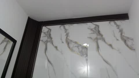  Lindsey  online show from April 21, 12:00 pm