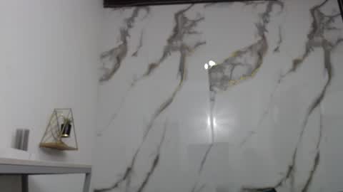  Lindsey  online show from April 22, 1:01 pm