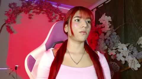 LINDSEYFERRER online show from April 4, 1:52 pm