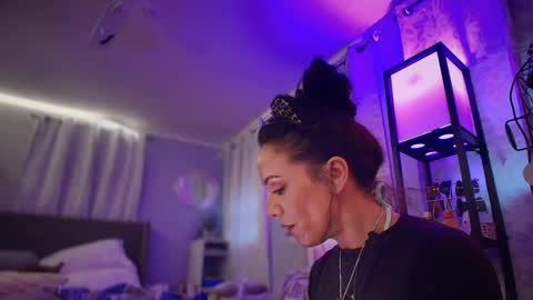 linuxgirlsudosu online show from March 5, 5:18 pm