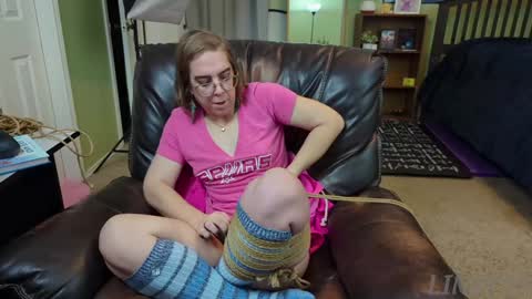 Linzy19 online show from December 5, 11:18 pm