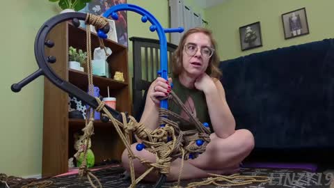 Linzy19 online show from December 15, 5:23 am