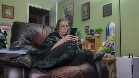 Linzy19 online show from January 18, 2:14 am