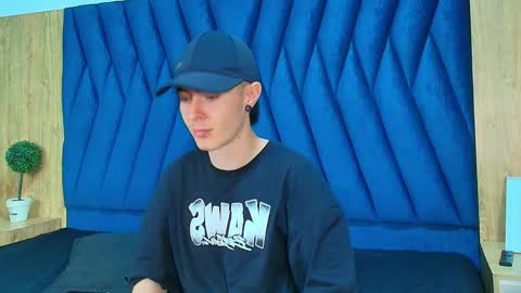 Lio online show from April 7, 3:18 am