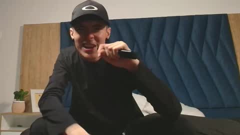 Lio online show from April 13, 3:23 am