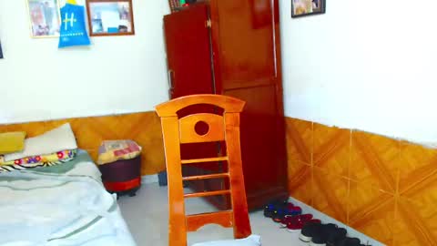 Snapshot of lionpuppy17 chatting on January 2, 10:44 pm Lionpuppy online show from January 2, 10:44 pm